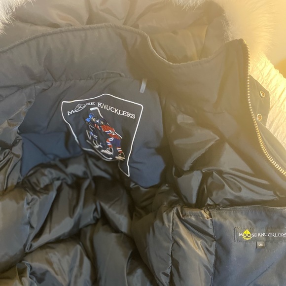 L kids Moose Knuckle jacket. - Picture 7 of 7